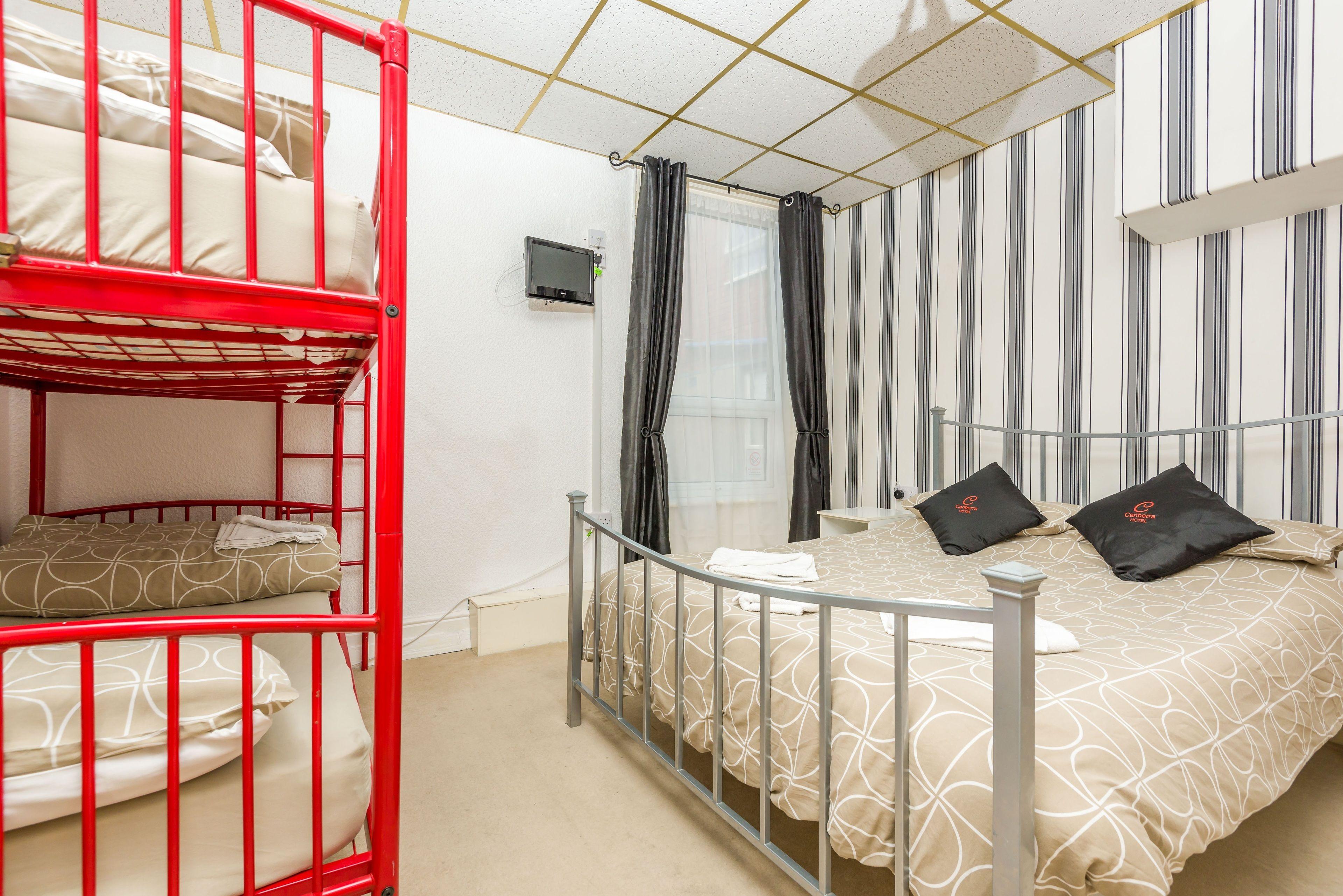 Uk Travel & Hospitality Ltd Ta Canberra Hotel — Photos 3